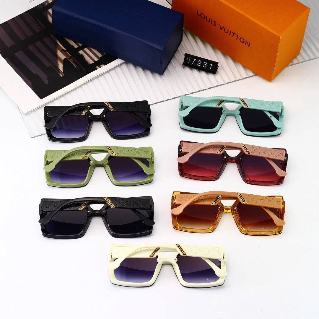 Embossed Temple Oversized Sunglasses
