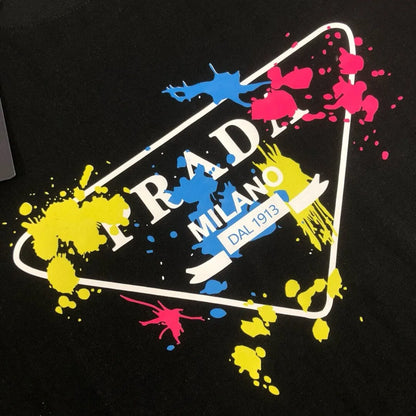 Triangle Spray Paint Print T-shirt