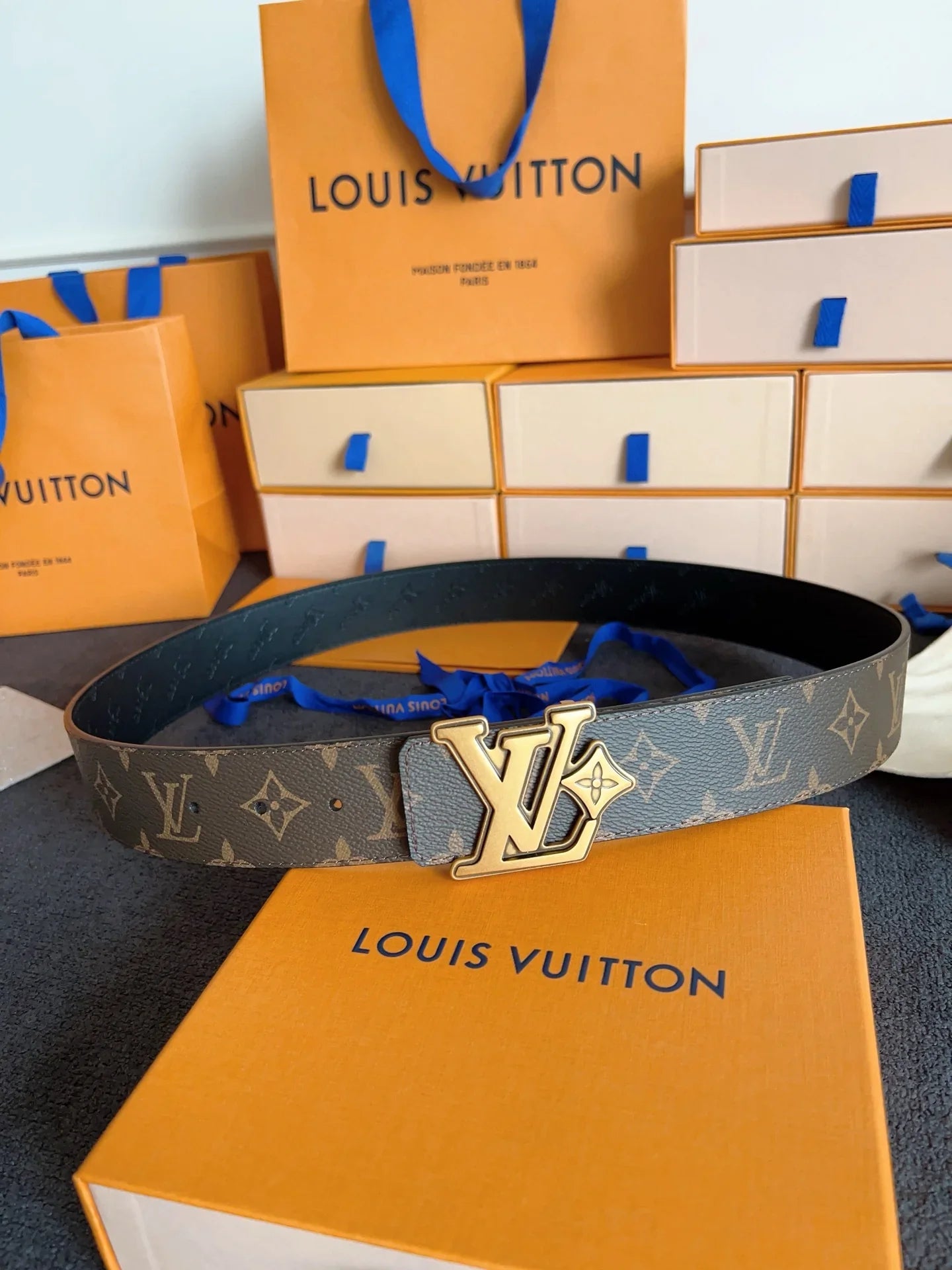 New Style Retro-Pattern Calfskin Leather Belt