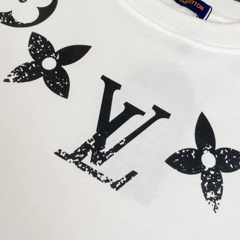 Classic Necklace T-shirt
