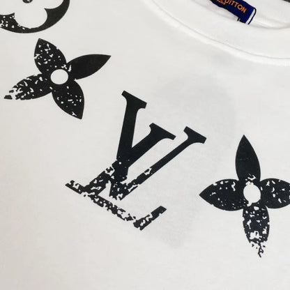 Classic Necklace T-shirt