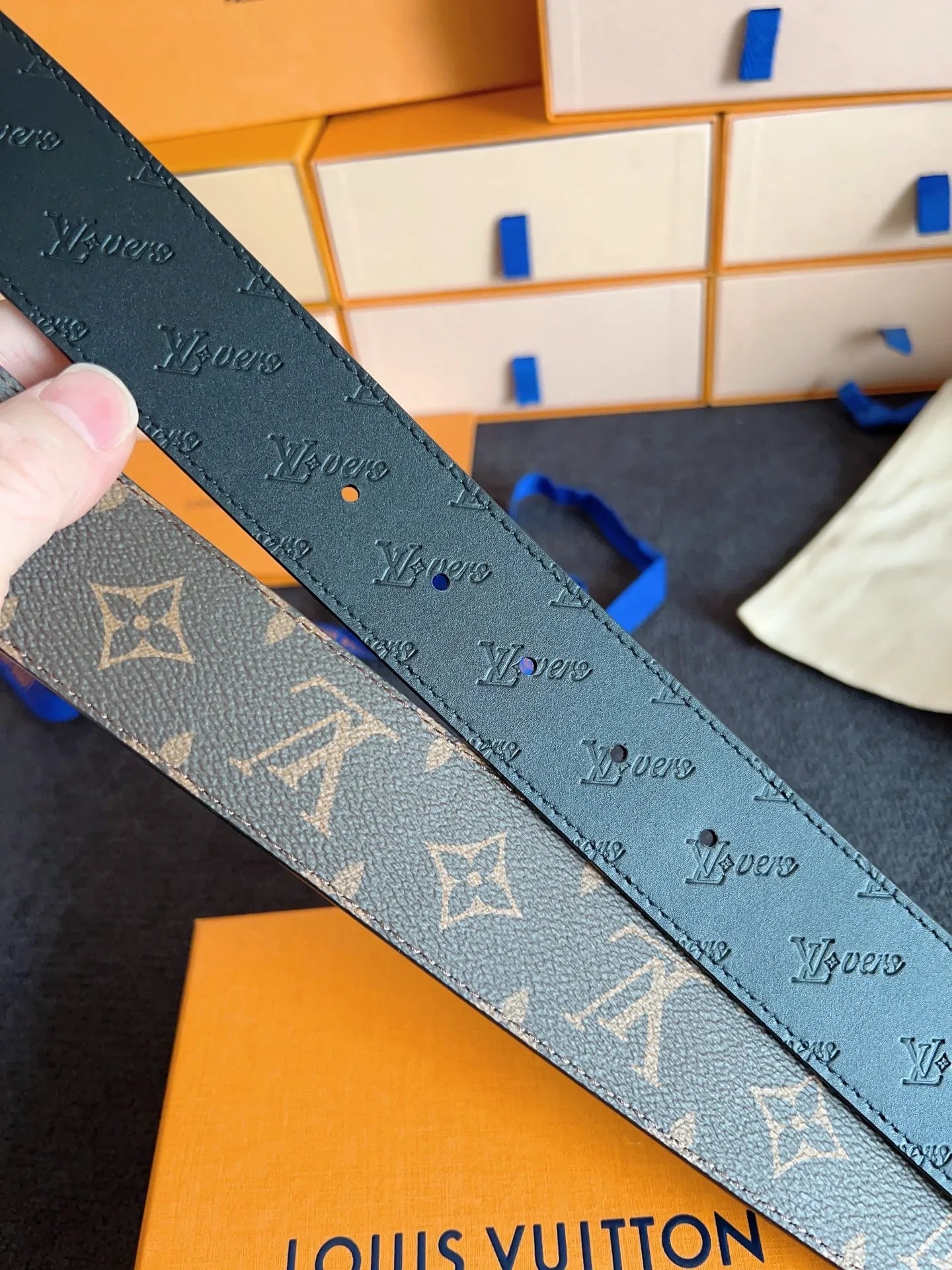New Style Retro-Pattern Calfskin Leather Belt
