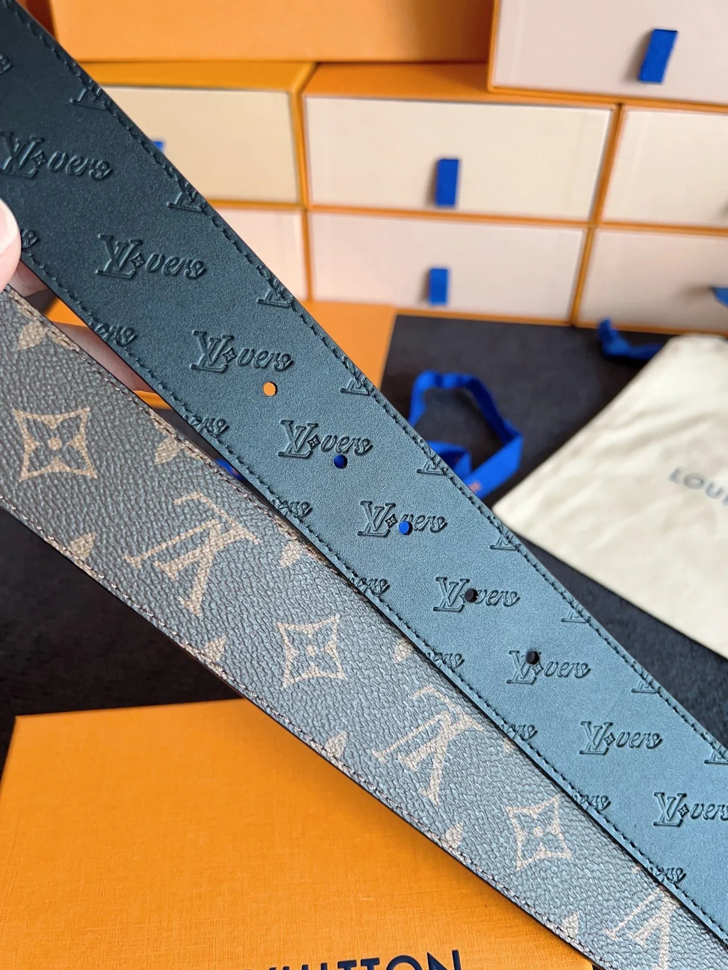 New Style Retro-Pattern Calfskin Leather Belt