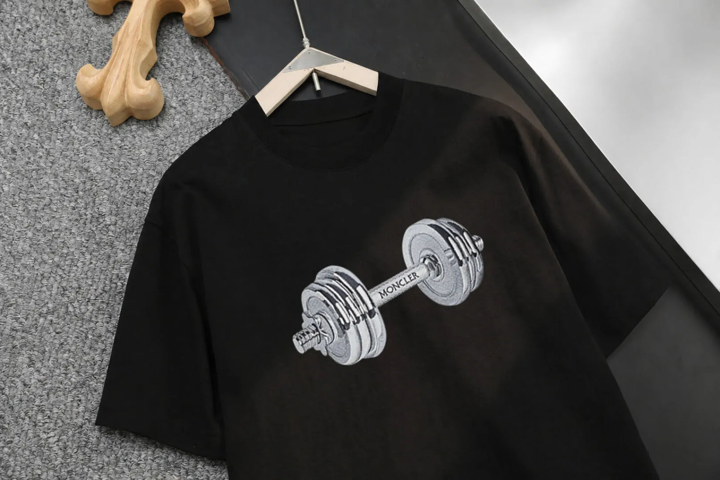 Dumbbell Pattern Realistic Print T‑shirt