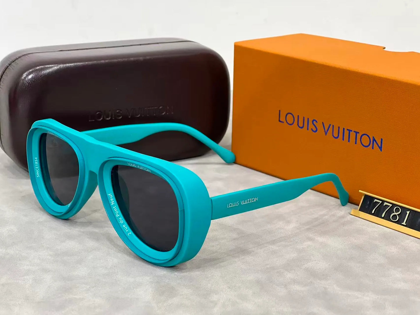 Modern Teardrop Sunglasses