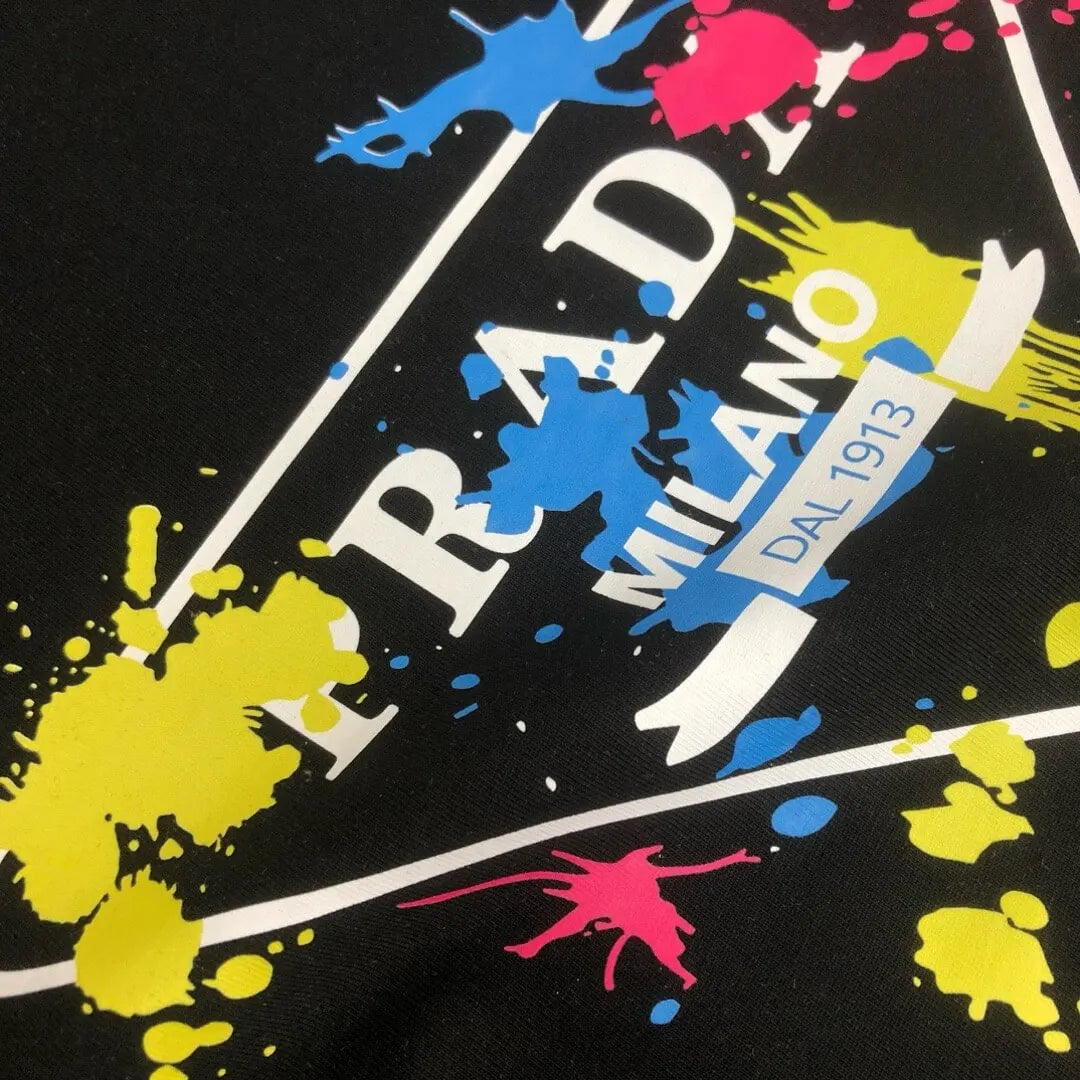 Triangle Spray Paint Print T-shirt