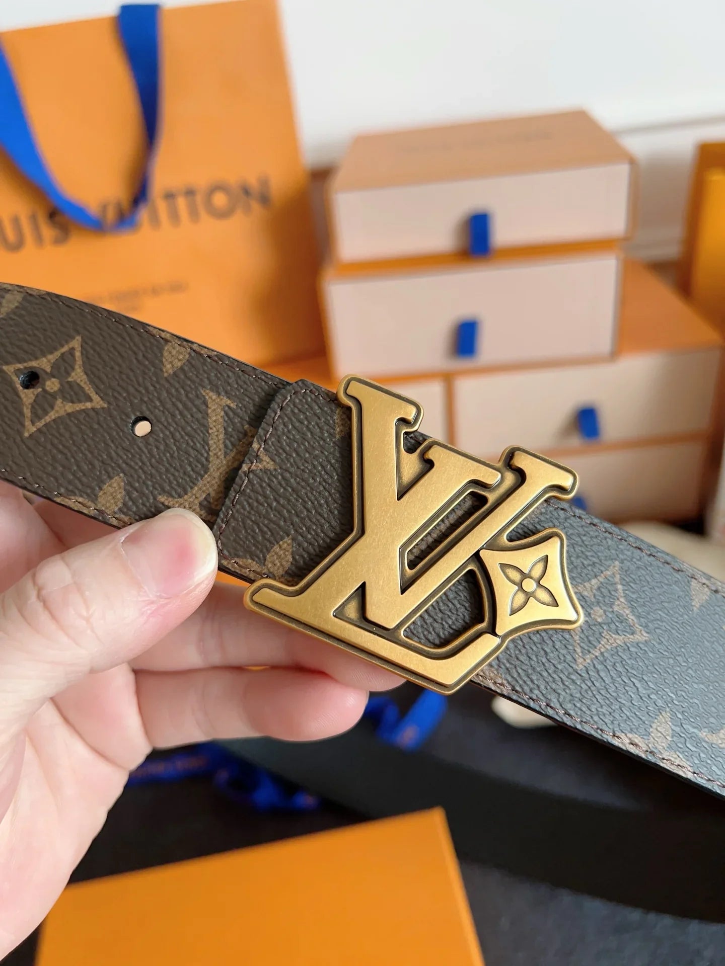 New Style Retro-Pattern Calfskin Leather Belt