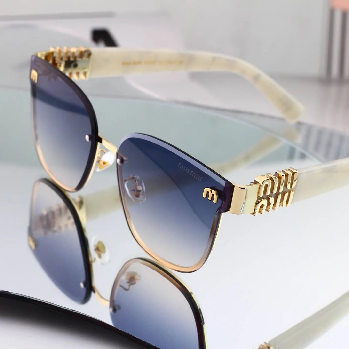 Fashion Hollow Arm Sunglasses