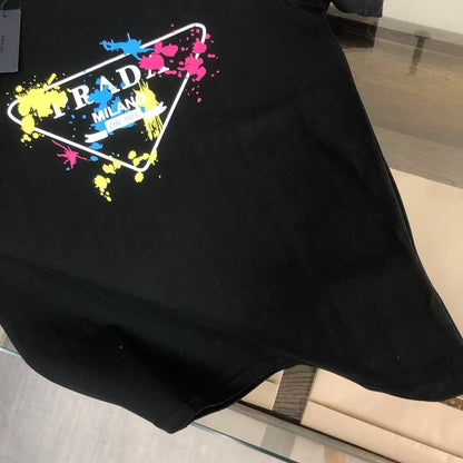Triangle Spray Paint Print T-shirt