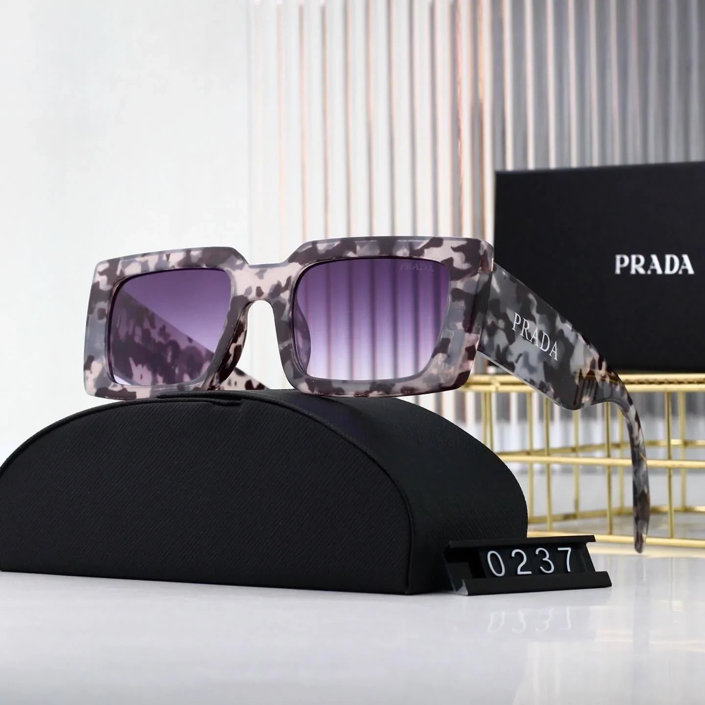 Side Letter Full Frame Sunglasses