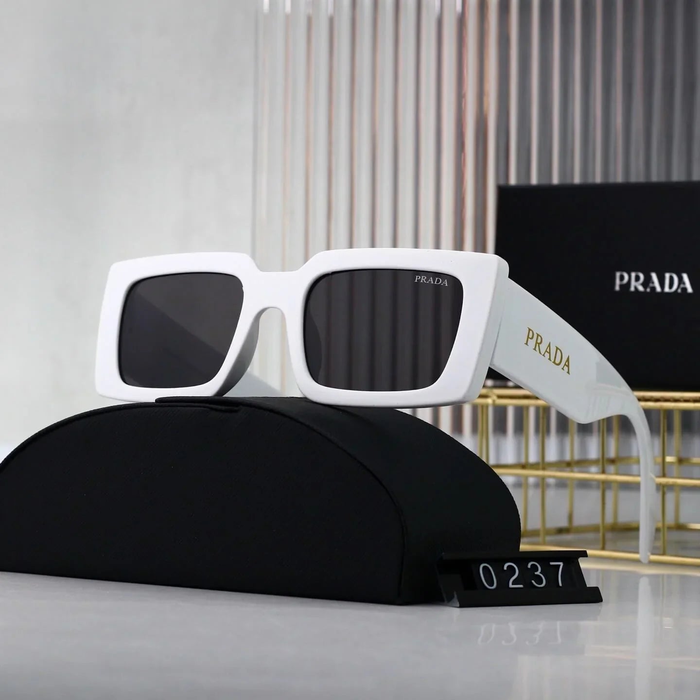 Side Letter Full Frame Sunglasses