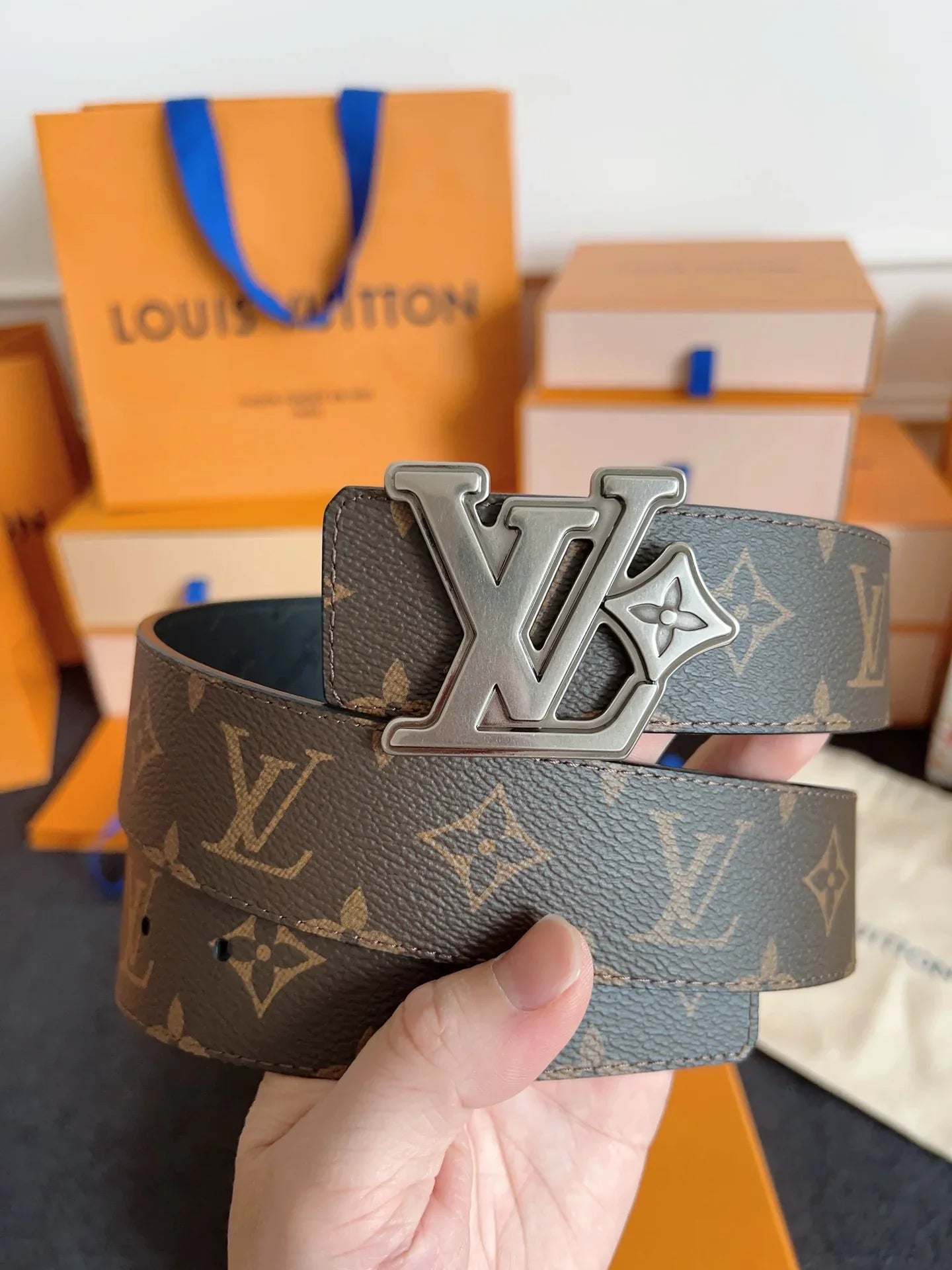 New Style Retro-Pattern Calfskin Leather Belt