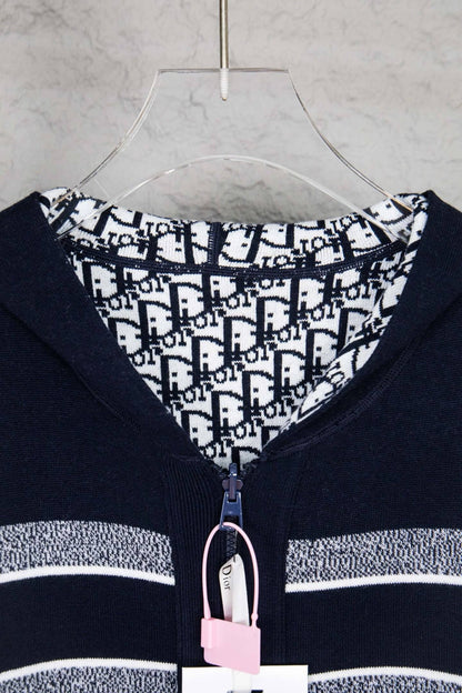 All‑Over Jacquard Reversible Jacket