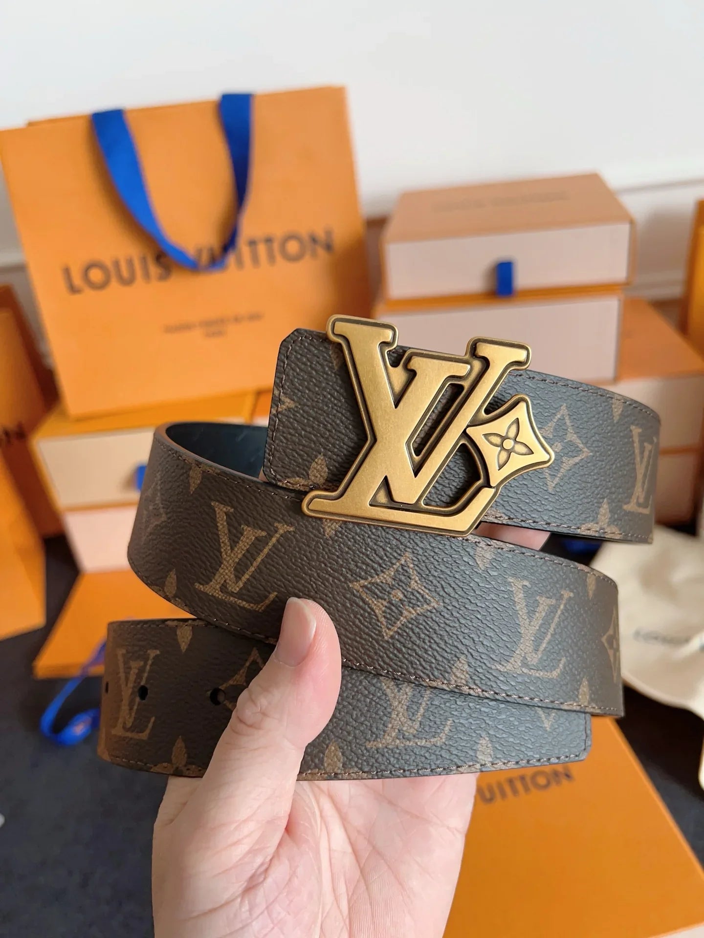 New Style Retro-Pattern Calfskin Leather Belt