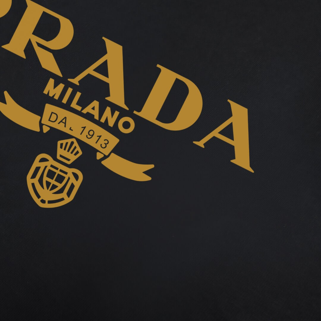 Gold Badge Print Short‑Sleeve T‑Shirt