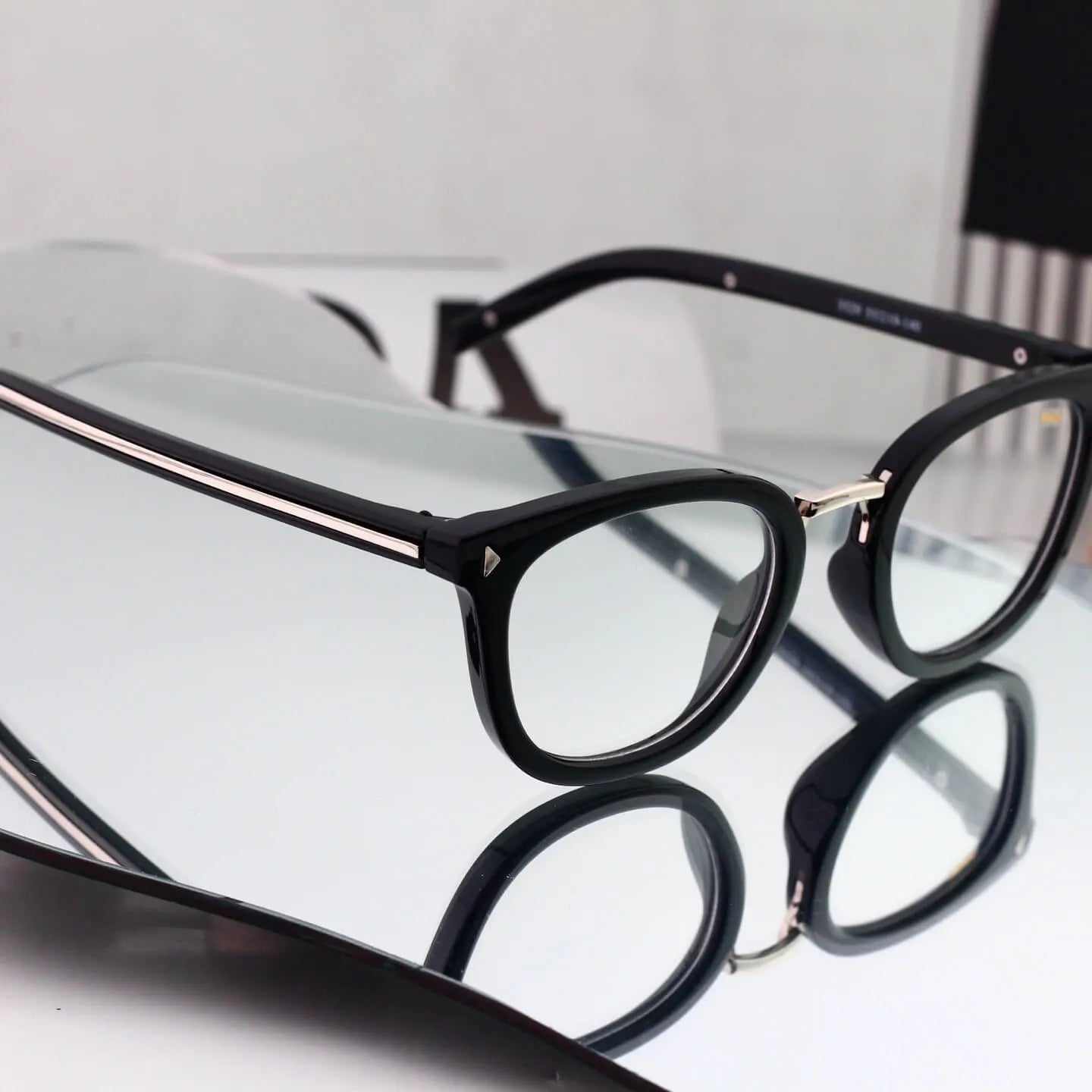 Classic Cat Eye Round Frame Sunglasses