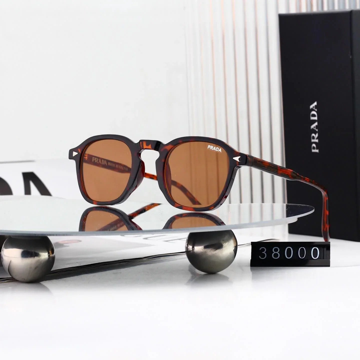 Unisex Minimalist Round Sunglasses